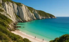 Prainhas do Pontal do Atalaia: Um Paraíso Escondido